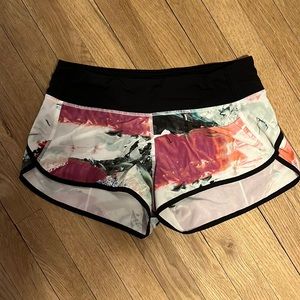 LULULEMON SPEED UP LOW RISE SHORTS